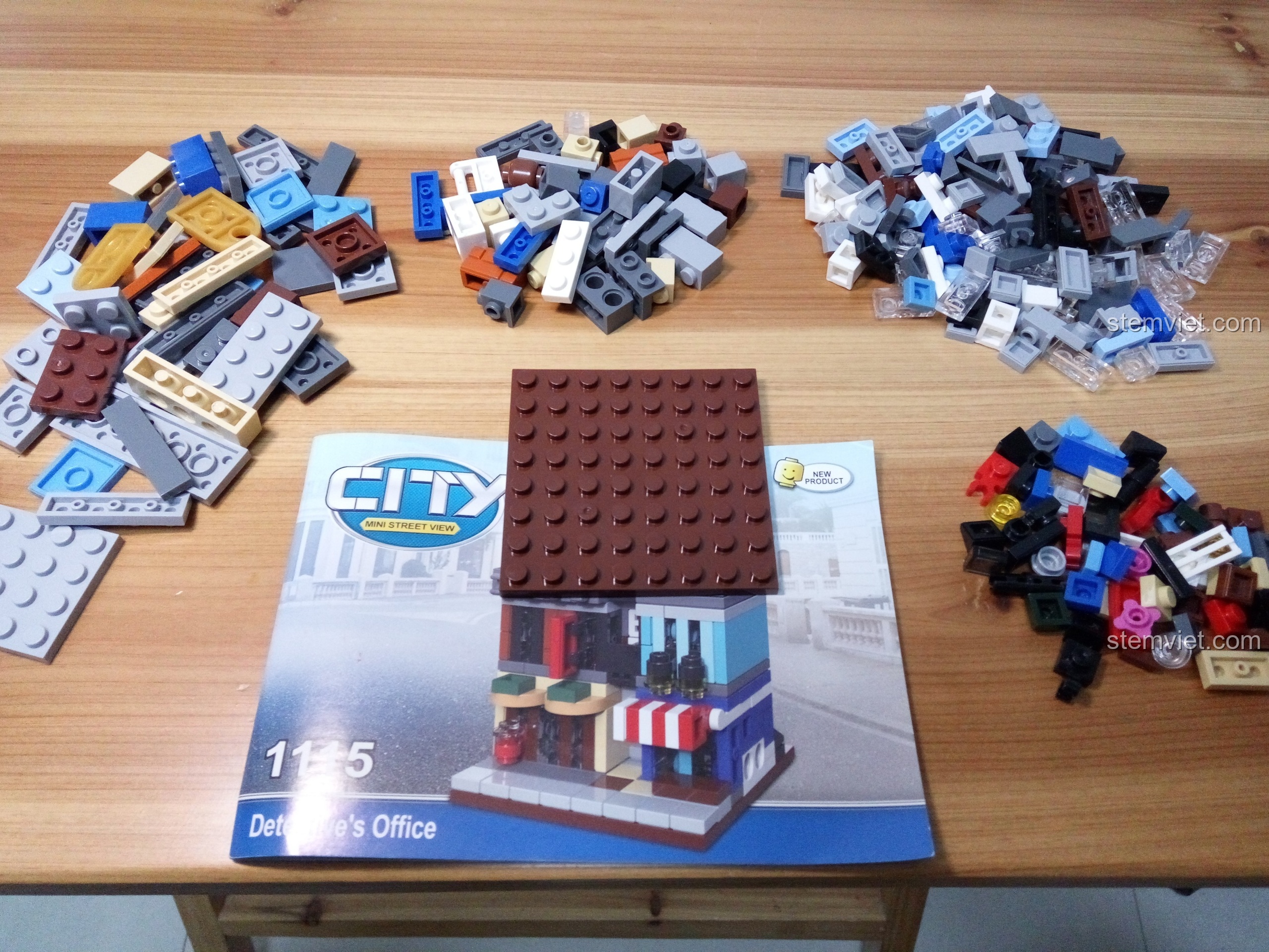 Toàn bộ 276 chi tiết của bộ Jisi 1115 được đổ ra để chuẩn bị lắp ráp. Đánh giá Jisi 1115 chi tiết.