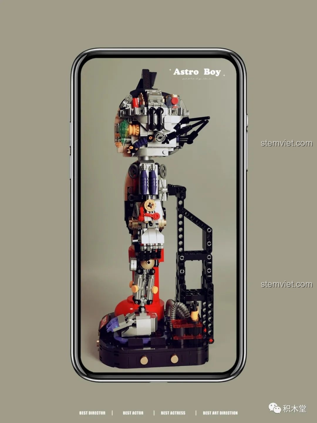 Cận cảnh chi tiết máy móc bên trong ngực Astro Boy.