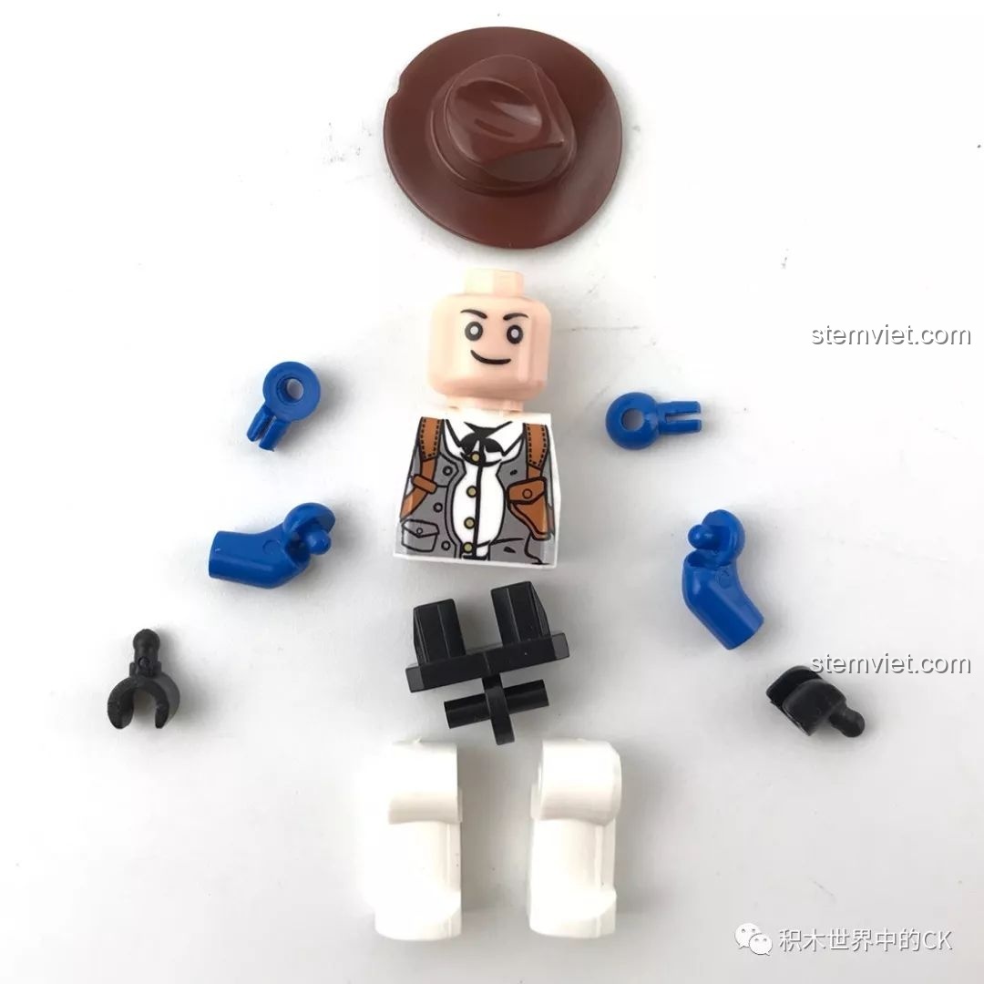 Các bộ phận riêng lẻ của minifigure tay đua địa hình đi kèm bộ Xingbao XB-03027.