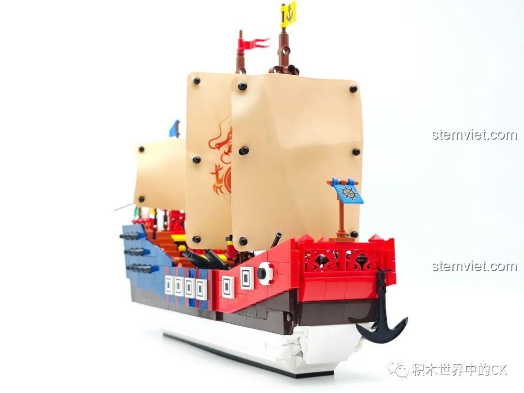 Chi tiết mỏ neo và mũi tàu của bộ xếp hình JIESTAR giá rẻ, một lựa chọn tuyệt vời cho các bé yêu thích lắp ráp.