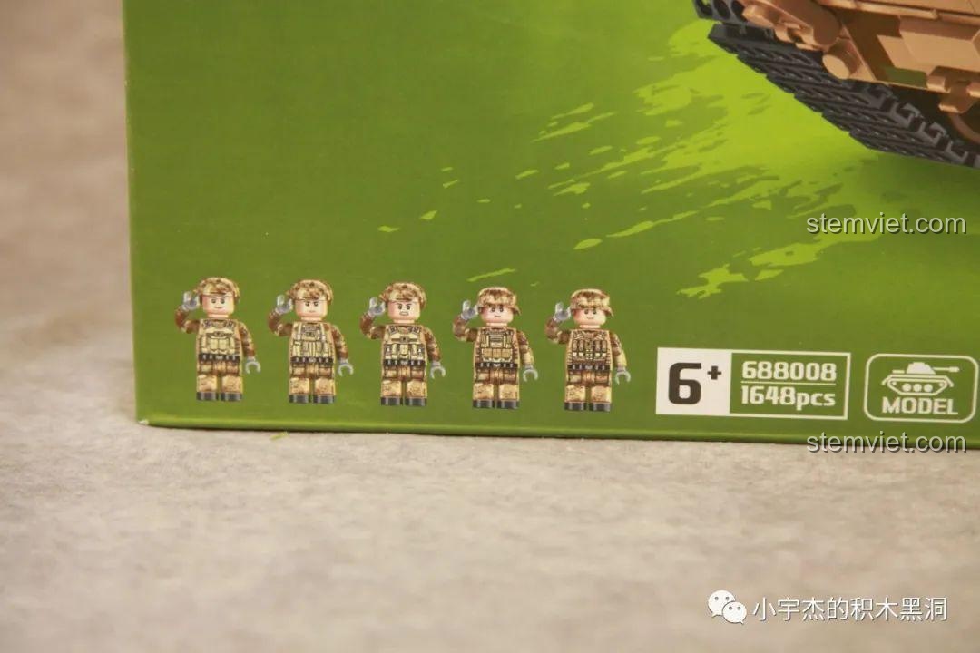 Cận cảnh thông tin số chi tiết 1648pcs và 5 minifigures trên hộp đồ chơi Panlos Brick 688008.