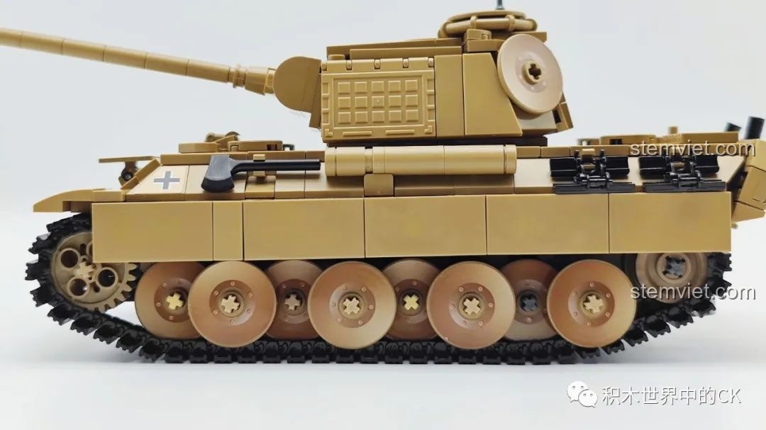 Chi tiết tháp pháo và nòng pháo của bộ đồ chơi lắp ghép Xe tăng Panther V C61073.