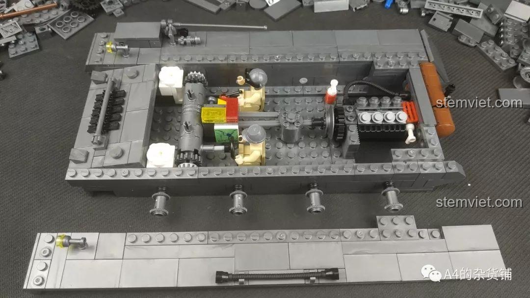 Cận cảnh chi tiết thùng nhiên liệu phụ được lắp ở phía sau của mô hình xe tăng Đức Panzer IV F2.