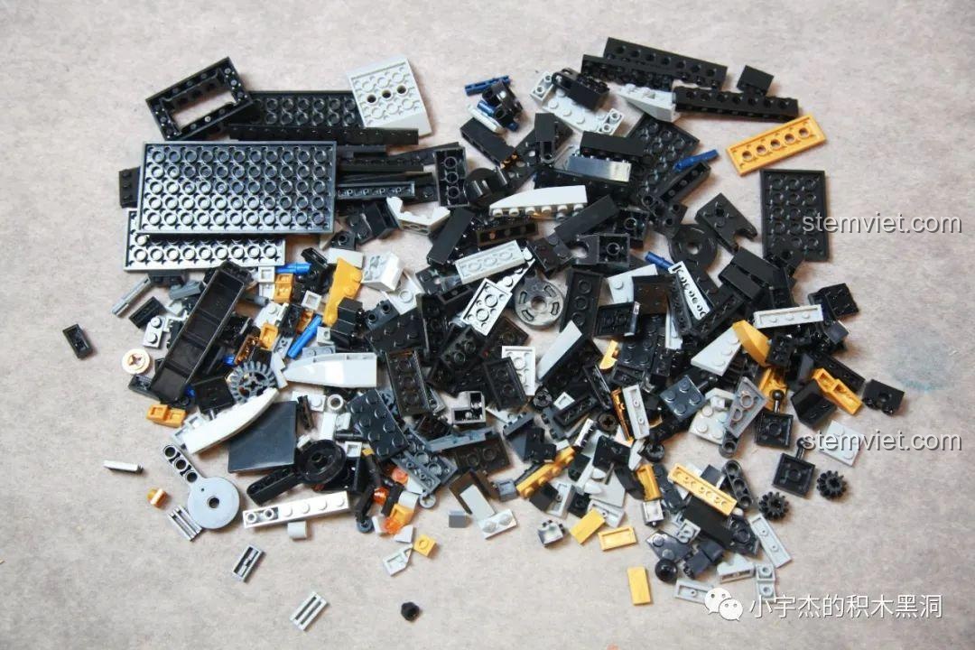 Toàn bộ chi tiết trong túi số 1 của bộ đồ chơi xây dựng Khủng Long Máy Allosaurus Panlos Brick giá hời.