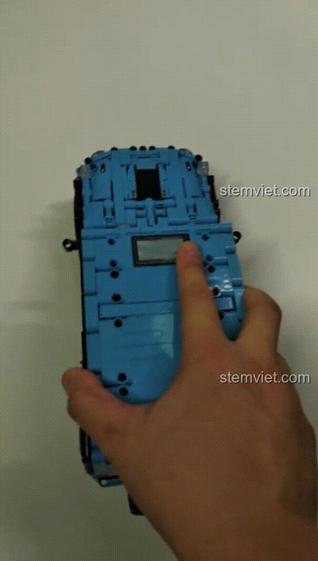 Ảnh động mô tả chức năng pull-back của Xe Địa Hình Biến Robot Xanh FC9119, xe tự chạy về phía trước.