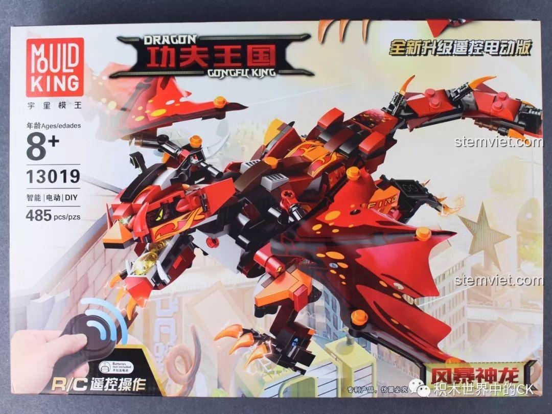 Mô hình Rồng Sét Mould King 13018 đang thực hiện chuyển động đi tới, trông rất ngộ nghĩnh.