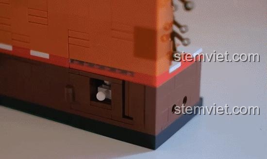 Tính năng đèn LED của đồ chơi mô hình CookieRun CROVENBREAK, chiếu sáng khu vực lò nướng tạo hiệu ứng rực lửa như trong game.