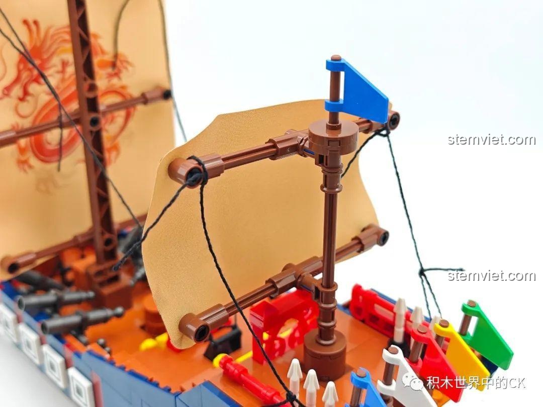 Cột buồm phụ ở đuôi tàu của đồ chơi xây dựng Mô hình thuyền buồm Trung Hoa cho con trai trên 8 tuổi.