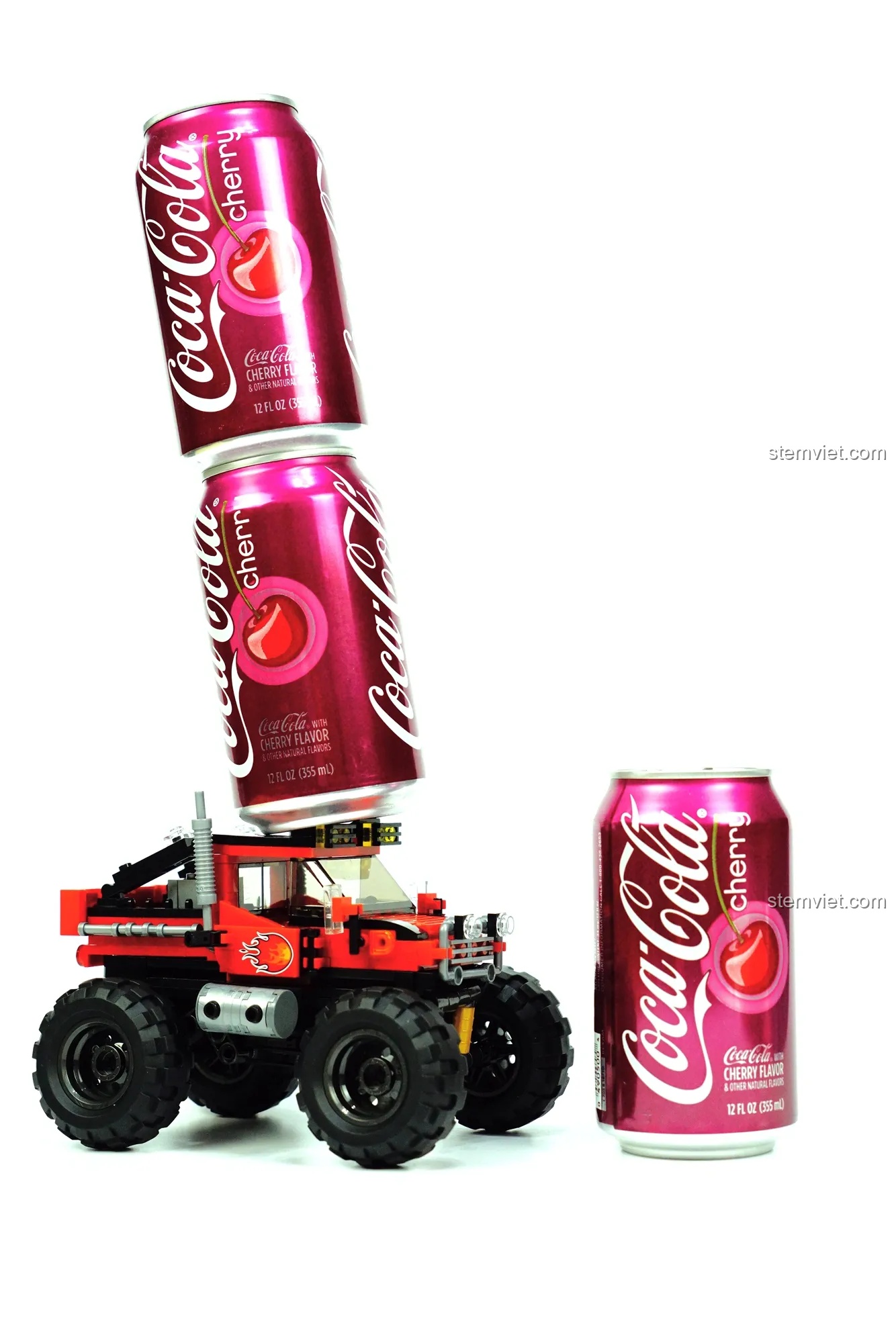 Cửa xe của bộ lắp ráp 3025 có thể mở rộng, dễ dàng cho minifigure ra vào.