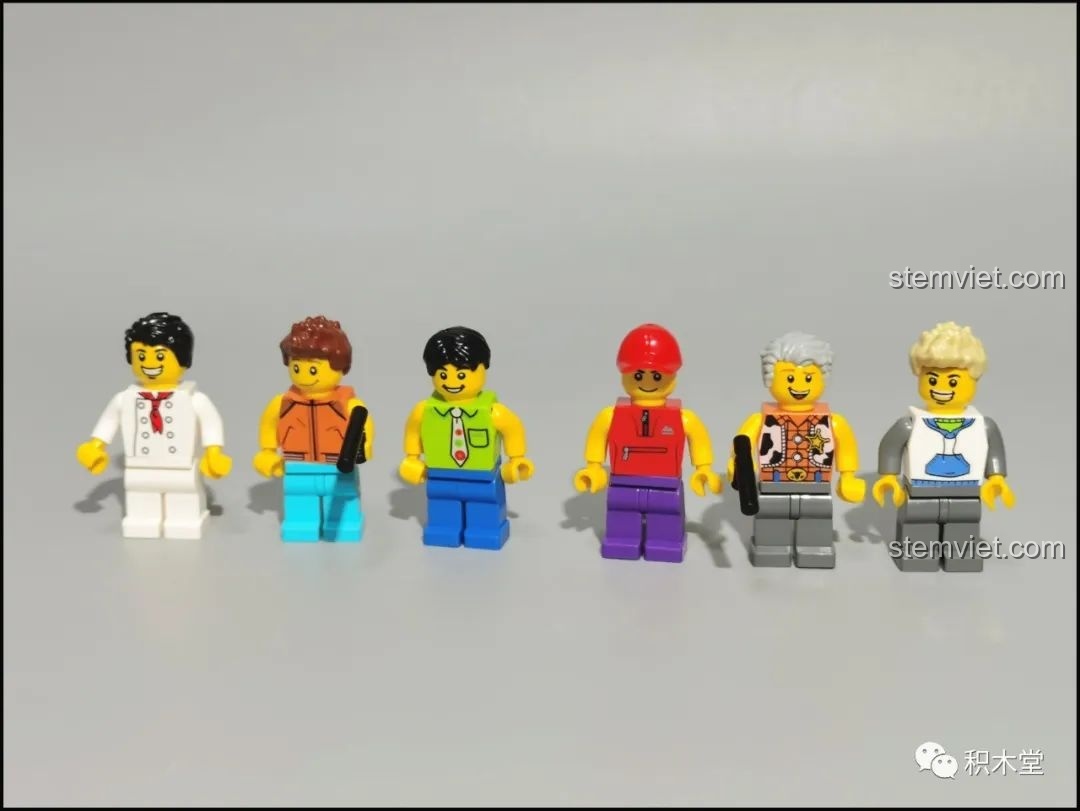 Dàn 6 minifigures đi kèm trong bộ RAEL 10002, bao gồm các nhân vật khách hàng và nhân viên quán cafe.