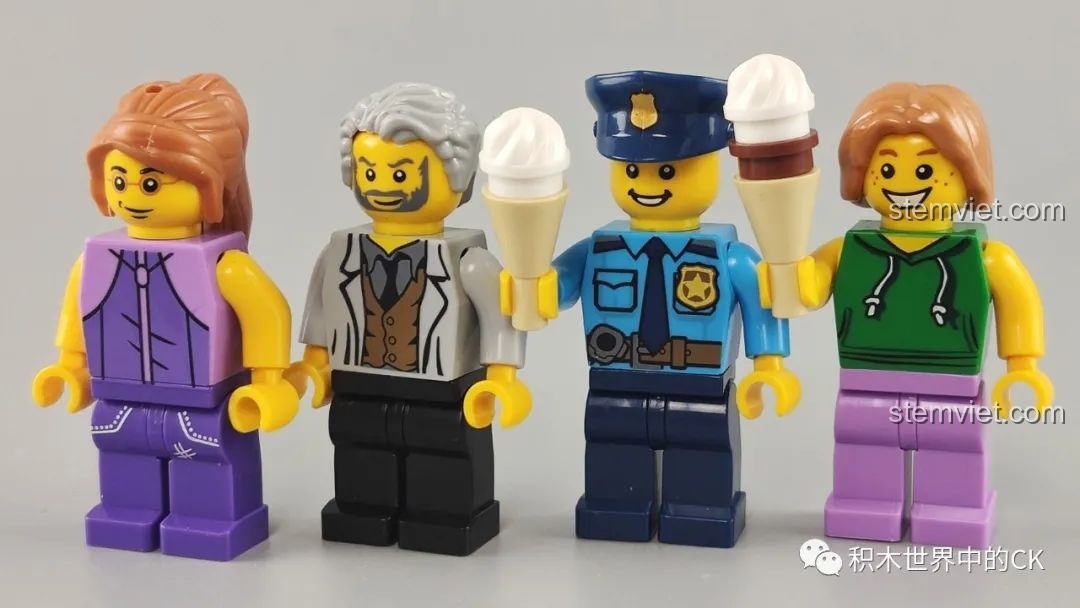 Cận cảnh 4 minifigures của bộ Leier 10003: nữ khách hàng, cụ ông, cảnh sát và bé gái, tất cả đều đang cầm kem.