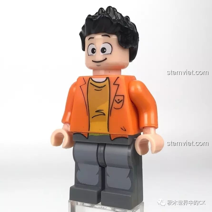 Góc nghiêng của minifigure Con trai Lão Lý, làm nổi bật bộ trang phục màu cam và mái tóc đặc trưng.