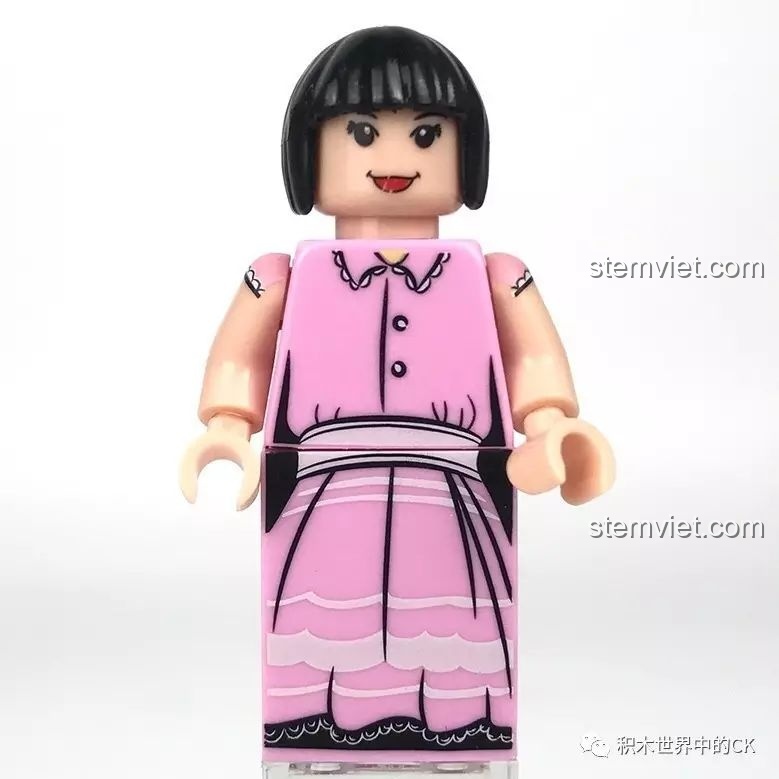 Minifigure Lưu San San trong bộ XINGBAO XB-01013, mặc váy hồng và có hình xăm trên tay.