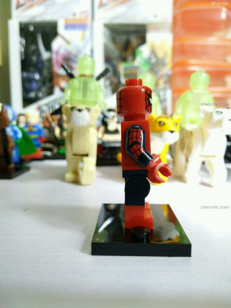 Bên trong hộp minifigure Decool 0274, các chi tiết được đóng gói cẩn thận trong túi nhựa.