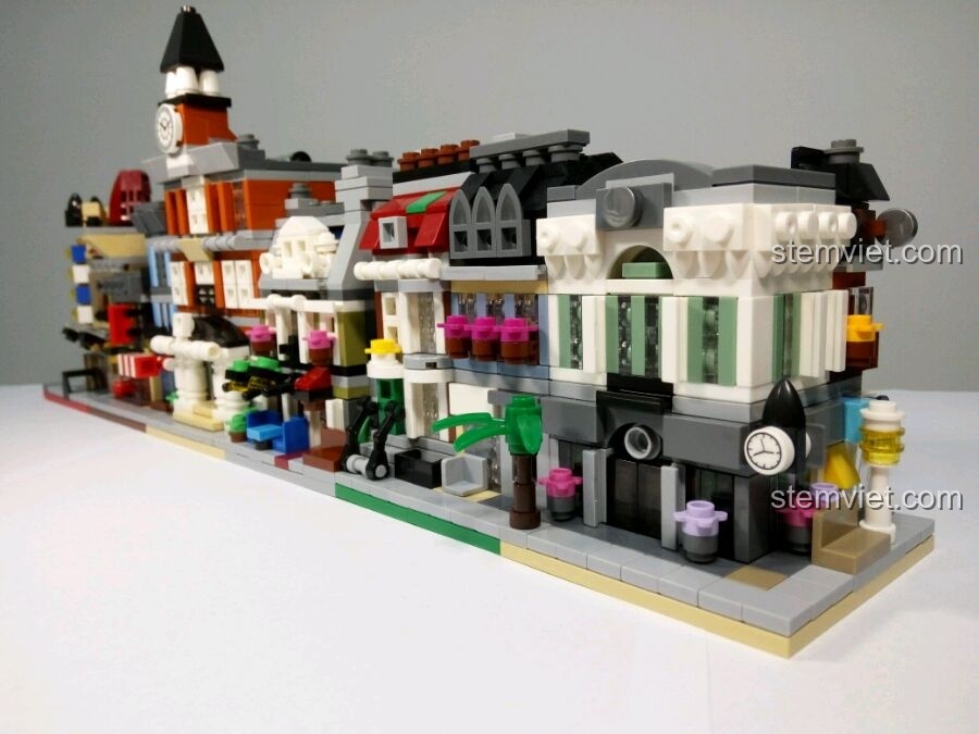 Một góc nhìn khác của dãy phố mini, thể hiện sự kết hợp hài hòa giữa các công trình.