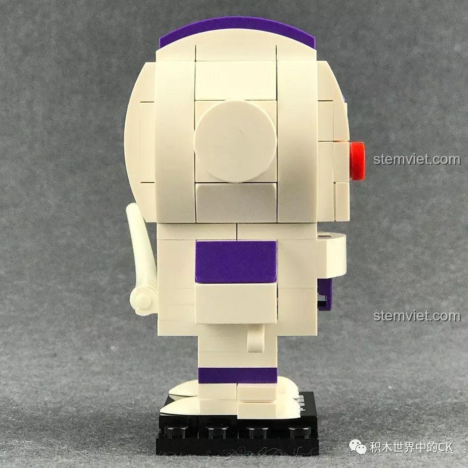 Góc nhìn khác từ bên trái của mô hình lắp ráp Decool 6824 Frieza.