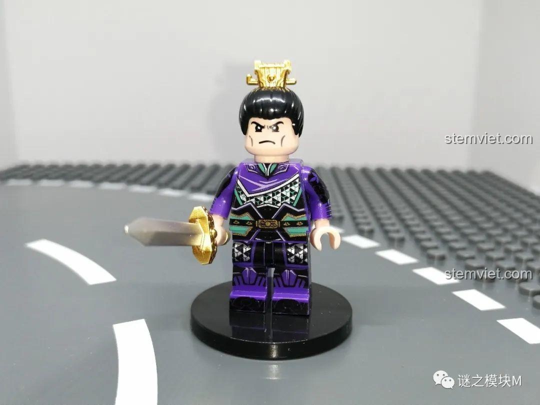Minifigure Hạ Hầu Uyên DECOOL từ phía sau, chi tiết trang phục, phù hợp cho bé trai.