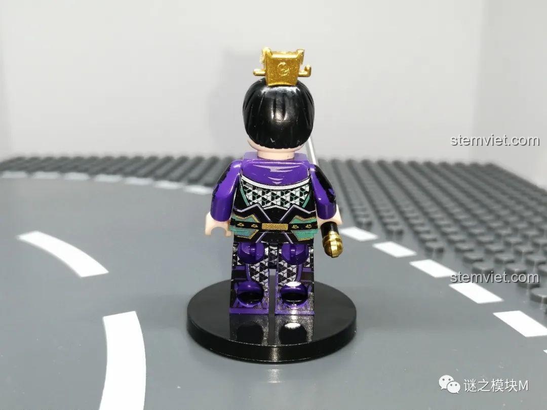 Minifigure Trương Hợp DECOOL với đao, đồ chơi mô hình chi tiết, phù hợp cho bé trai.