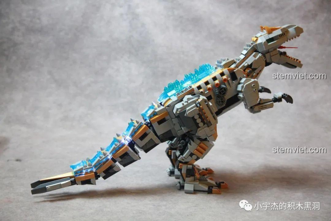 Mô hình Khủng Long Máy Allosaurus bật đèn LED trong bóng tối, tạo hiệu ứng ánh sáng xanh ma mị.