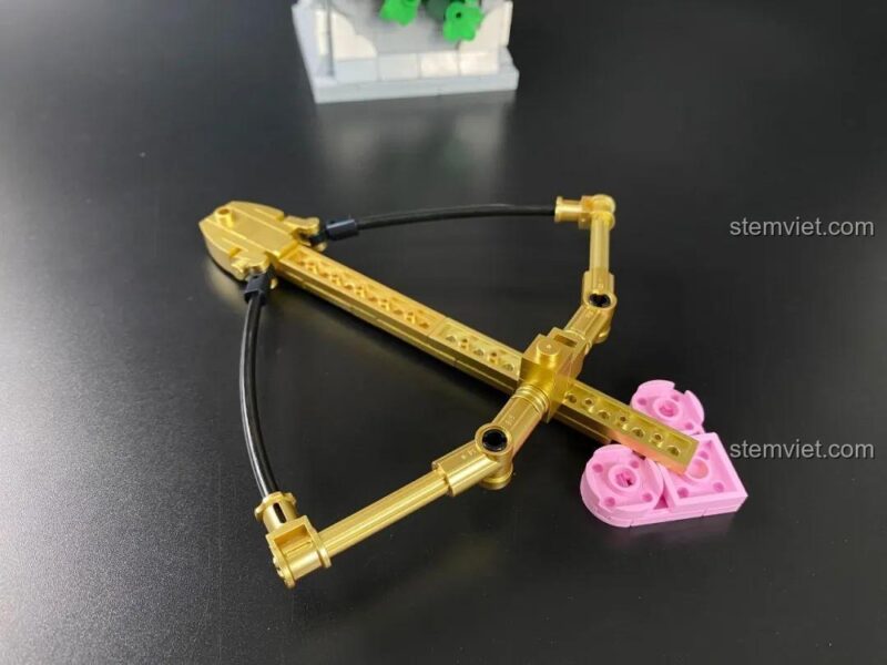 Cấu trúc bên trong phần đầu của Tượng Thần Tình Yêu Cupid DOKI 846681, phức tạp và thông minh.