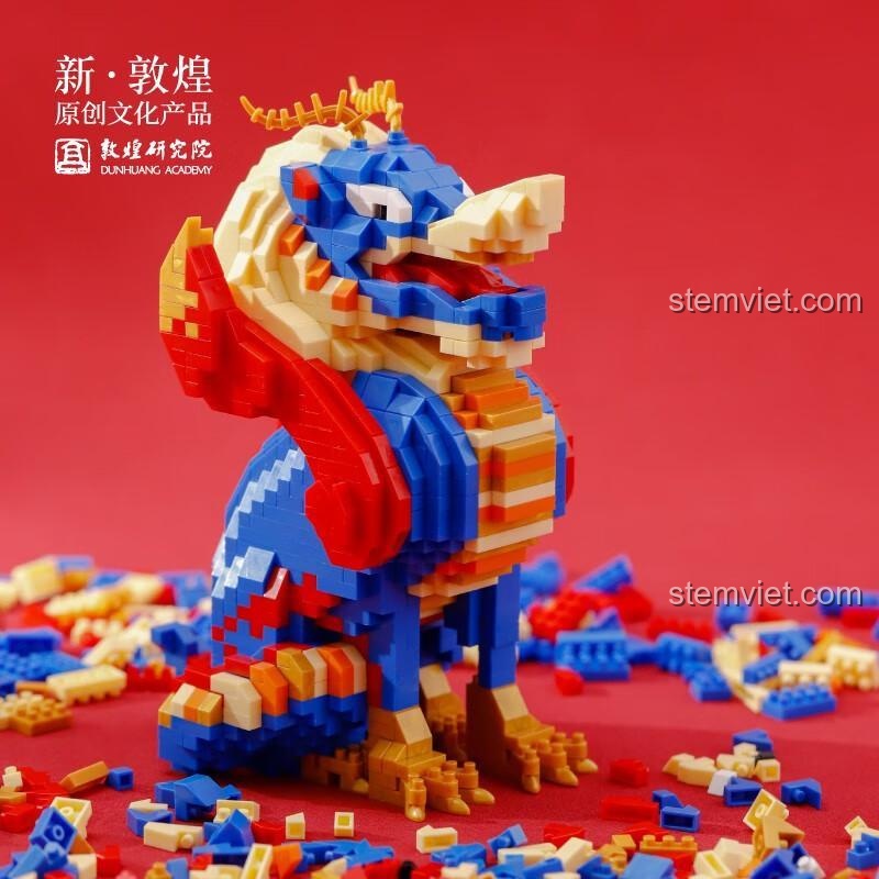 Đồ chơi mô hình Rồng Thần Đôn Hoàng Dunhuang Academy DH-SL với màu sắc chủ đạo xanh dương, đỏ, vàng, trắng, mang ý nghĩa linh vật may mắn, bộ xếp hình chất lượng cao.