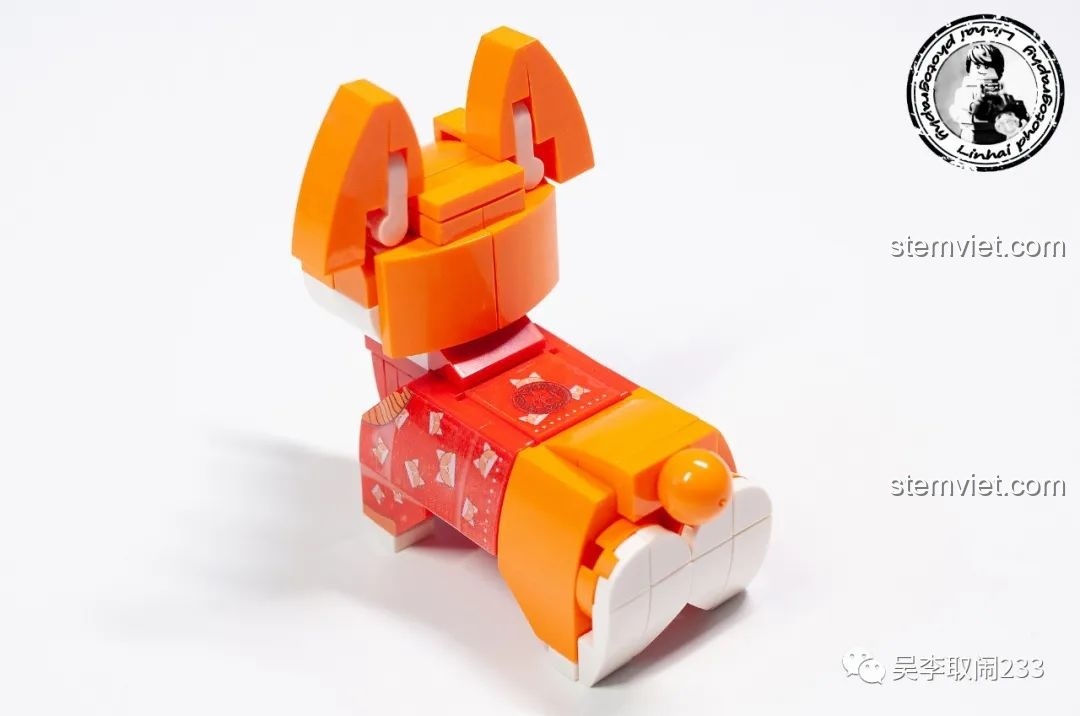 Mô hình lắp ráp Corgi Forange Block FC8283-1 nhìn từ trên cao, thể hiện tổng thể thiết kế và các chi tiết nhỏ.