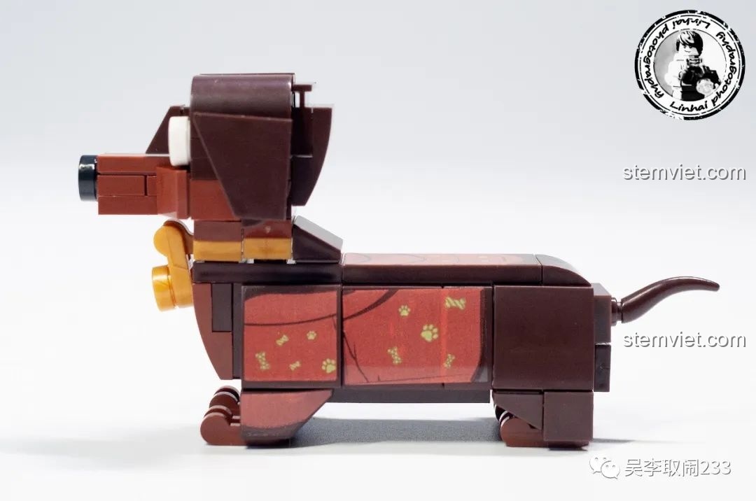 Mô hình lắp ráp Chó Dachshund Forange Block FC8283-3 nhìn từ trên cao, thể hiện tổng thể thiết kế.