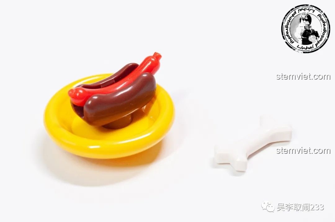 Mô hình lắp ráp Mèo Xiêm Forange Block FC8283-8 nhìn từ góc nghiêng, thể hiện chi tiết nơ hồng và dáng ngồi.