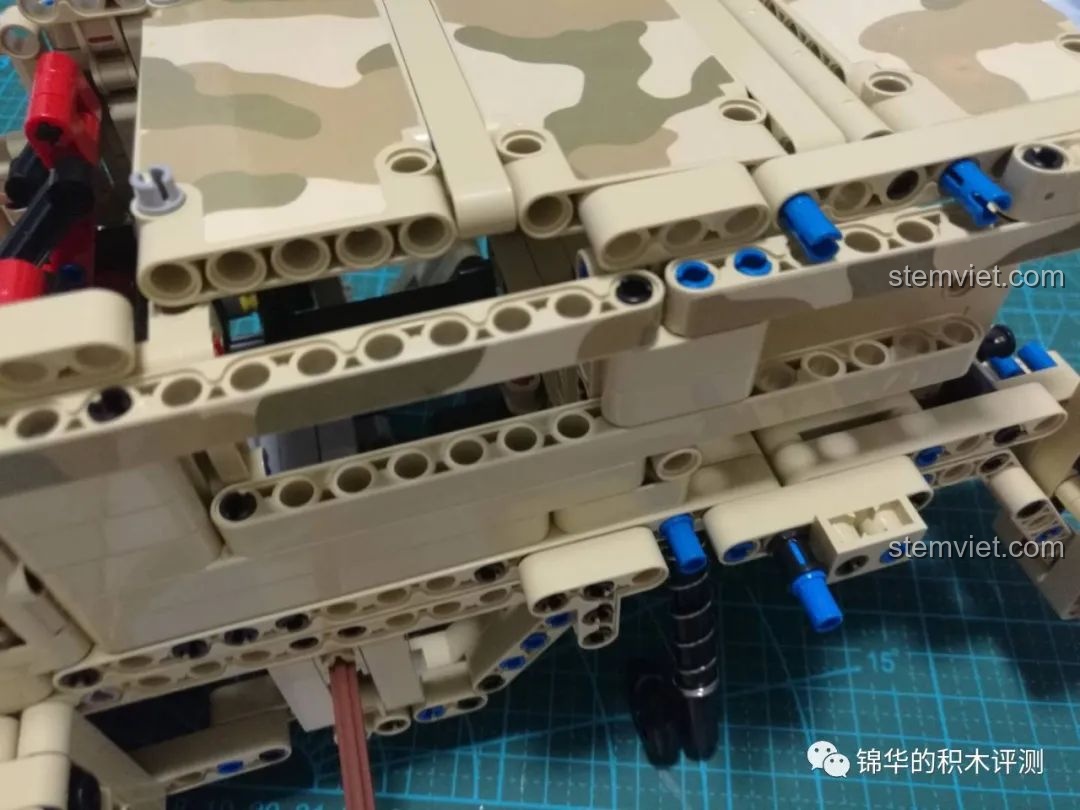 Gắn nóc xe vào thân xe bọc thép Marauder, Quái thú bọc thép Marauder 13131 xịn giá rẻ.