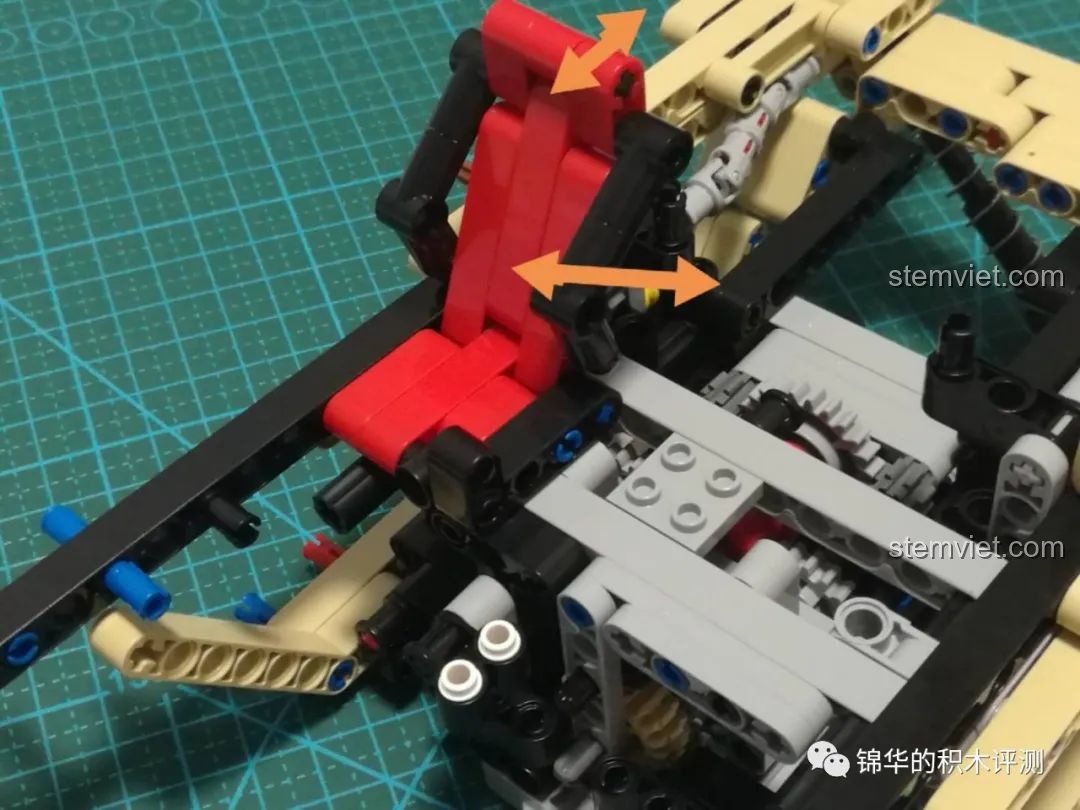 Ghế ngồi có thể điều chỉnh trong bộ đồ chơi mô hình Xe Bọc Thép Paramount Marauder 13131.