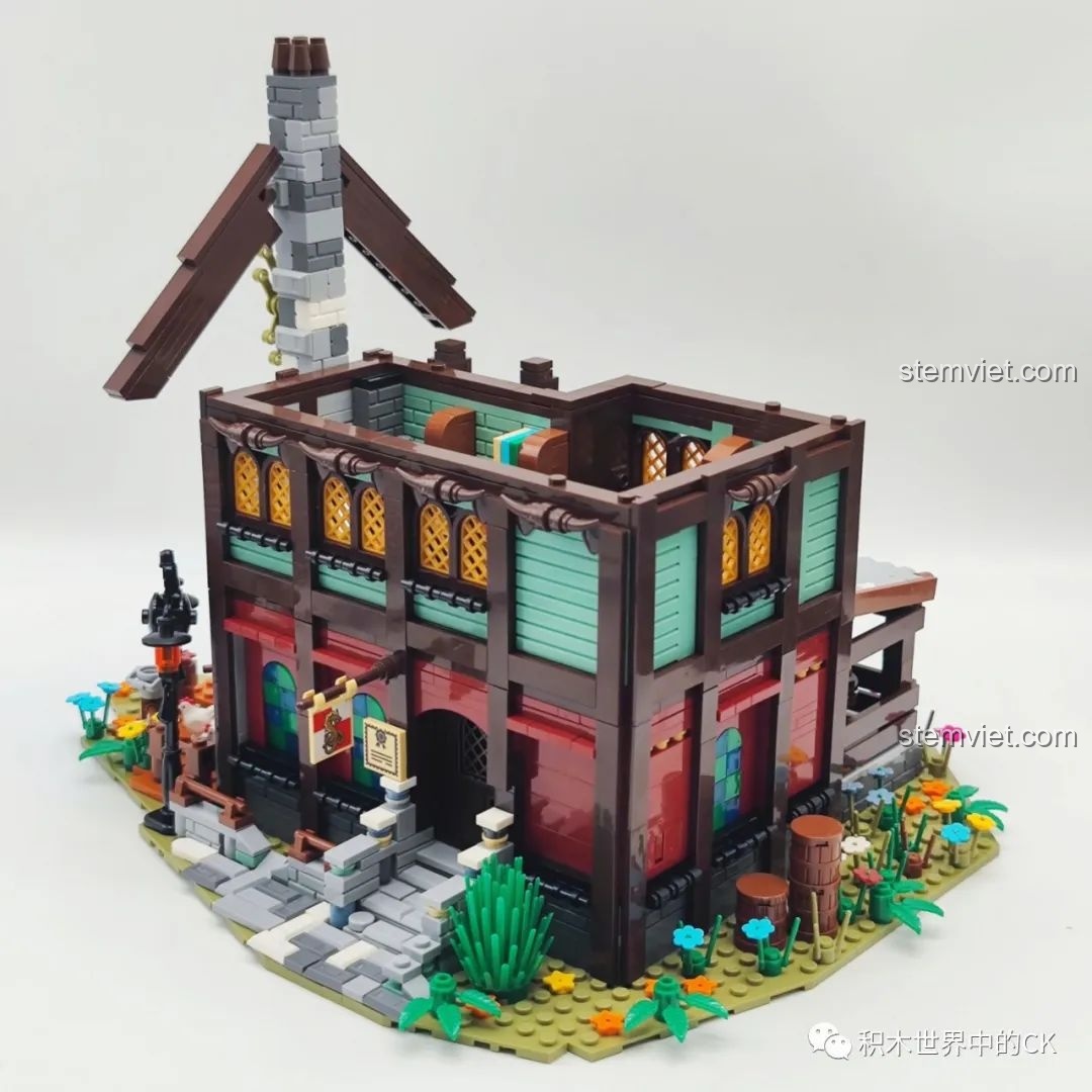 Mô hình Quán Trọ Trung Cổ JIESTAR 89148 với hai tầng đã được lắp ráp hoàn chỉnh.