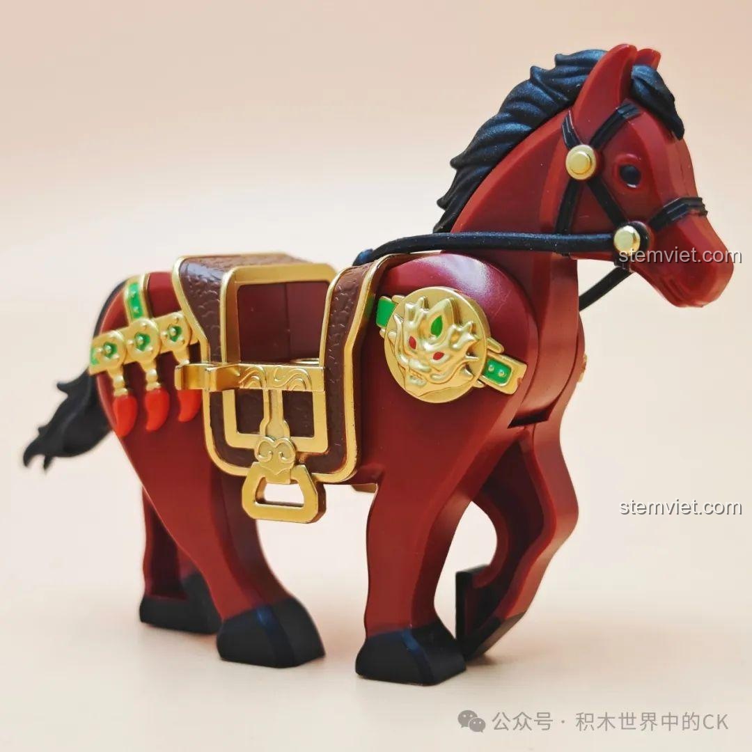 Cận cảnh giáp trước ngực của ngựa Xích Thố, bộ đồ chơi mô hình Tướng Quan Vũ thời Tam Quốc Decool.