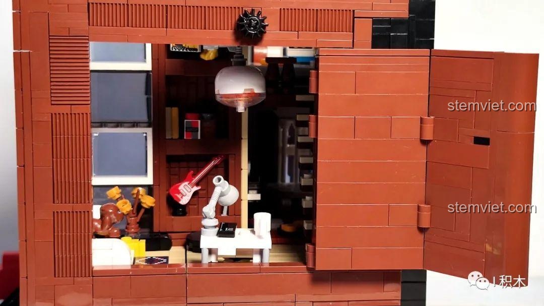 Chi tiết giếng trời trên mái nhà của bộ XMORK 10205, một chi tiết thiết kế hiện đại và tinh tế.