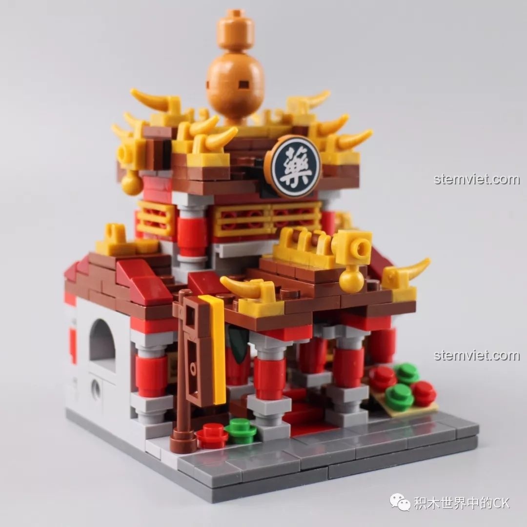 Góc nhìn nghiêng của mô hình Hiệu Thuốc Bắc, một phần của bộ đồ chơi mô hình kiến trúc Trung Hoa XB 01101.
