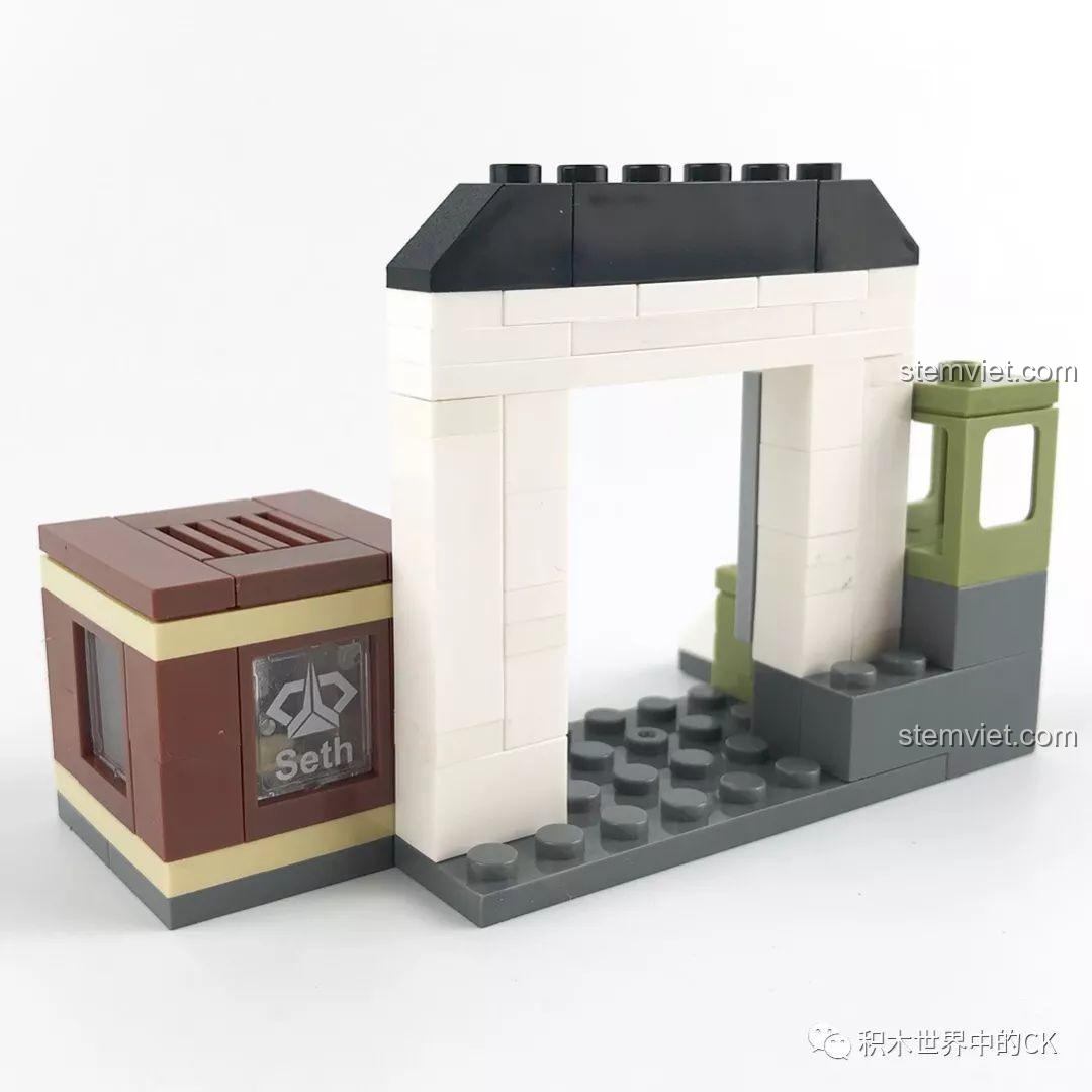 Góc nhìn cận cảnh Cổng Global Risk, thể hiện cấu trúc và các mảnh ghép của bộ lắp ráp Chiến trường sinh tồn.