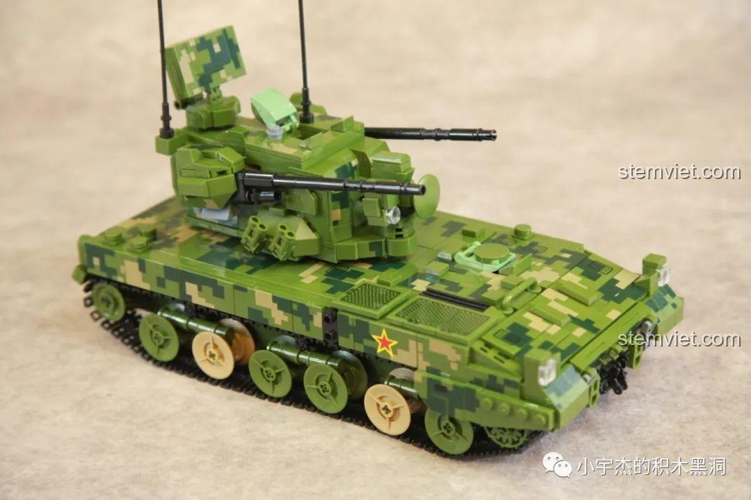 Góc nhìn ngang của mô hình Pháo Tự Hành Phòng Không Type 09 35mm hoàn chỉnh.