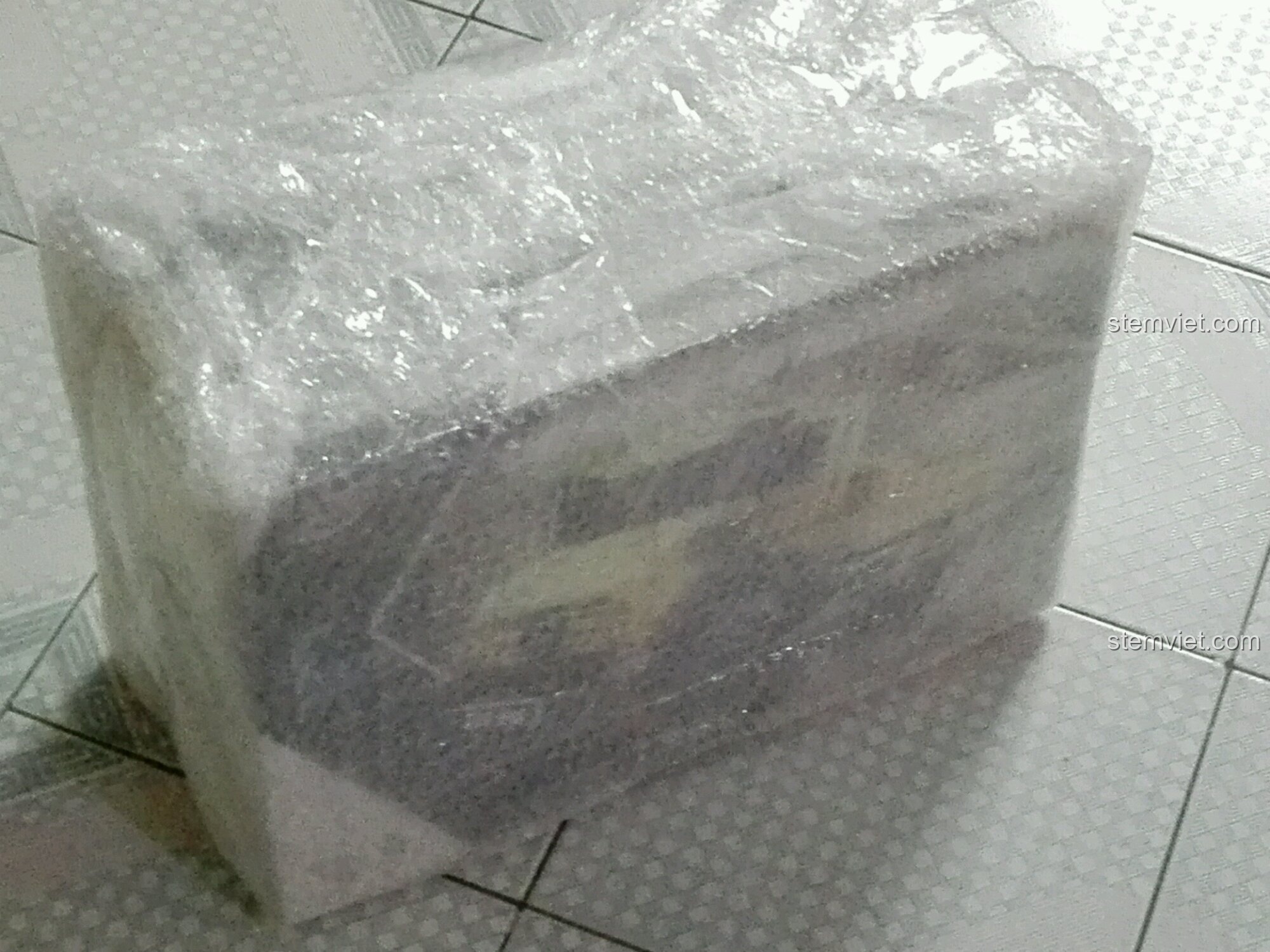 Hộp đồ chơi lắp ghép Xingbao XB-03026 được bọc xốp nổ cẩn thận, đảm bảo an toàn khi vận chuyển.