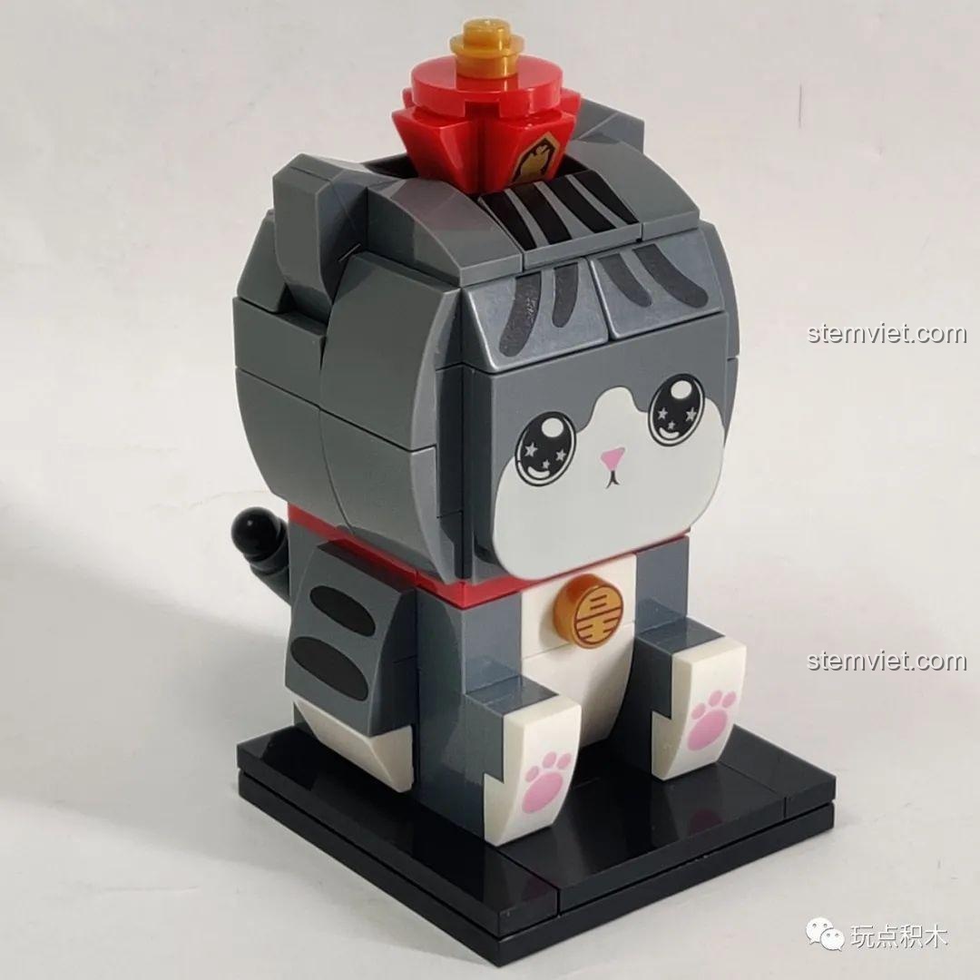 Mô hình lắp ráp GUDI Ngự Hoàng Vạn Tuế 52051 'Mắt Mơ Màng' nhìn từ góc nghiêng.