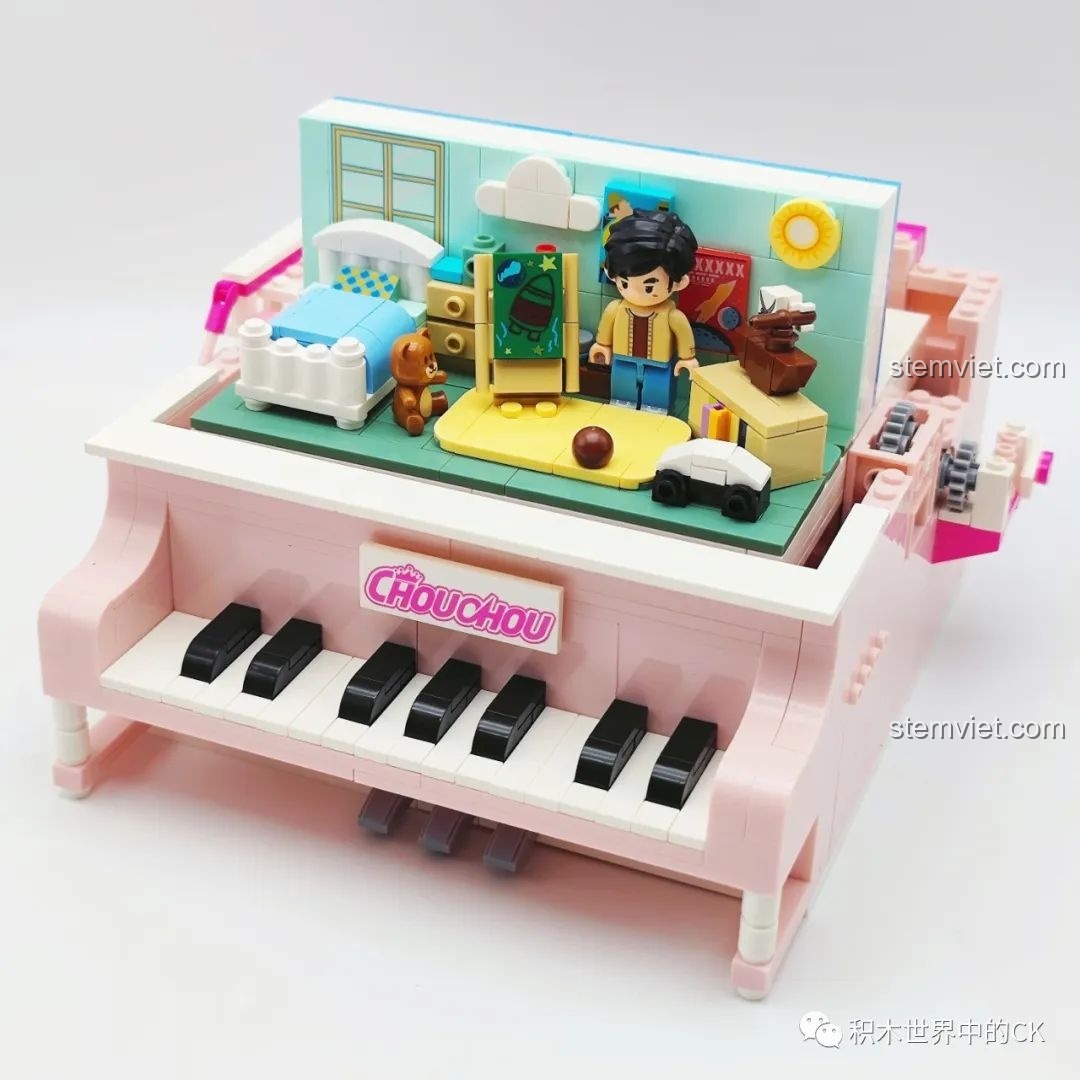 Hoàn thiện phần mặt trước của đàn piano với bàn phím và logo ChouChou.