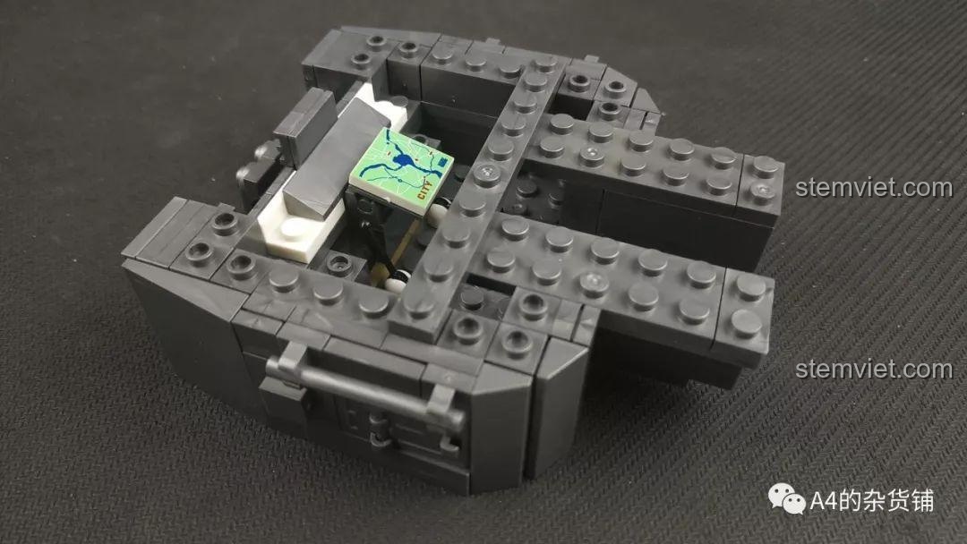 Hoàn thiện phần thân tháp pháo của xe tăng Đức Panzer IV, với chi tiết bản đồ bên trong.