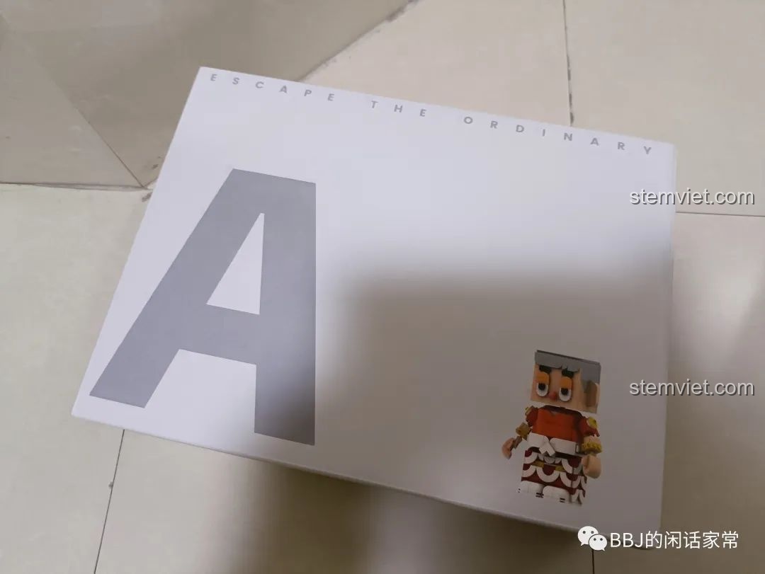 Hộp A của bộ xếp hình Đầu Lân trang trí 860966, chứa các chi tiết để lắp ráp nhân vật.