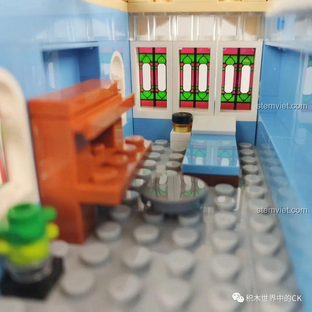 Hộp bộ lắp ghép WOMA C0337 Phố Cổ Kiến Trúc Qilou Phố Xuân Phong, hiển thị mô hình và số chi tiết.