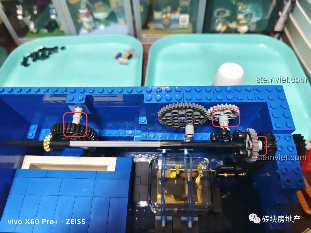 Phát hiện các bánh răng trong bộ truyền động của hộp nhạc KAZI KY10009 bị lỏng và có thể dịch chuyển.