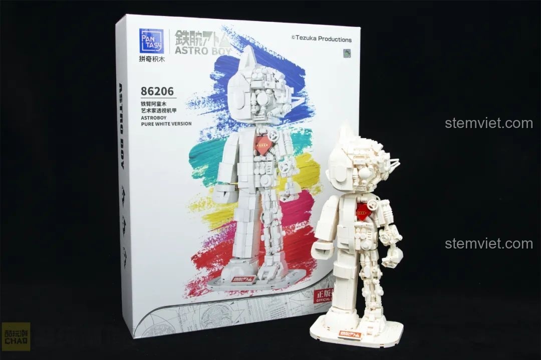 Hộp và mô hình hoàn thiện của bộ lắp ráp Pantasy 86206 Astro Boy Artist phiên bản màu trắng.