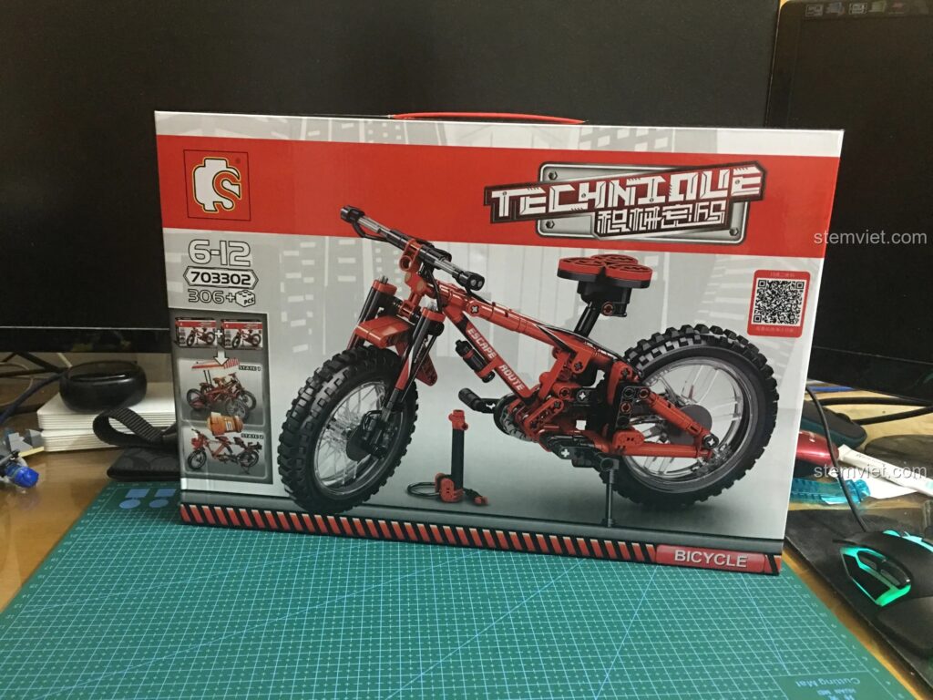 Hộp sản phẩm bộ lắp ráp Sembo 703302 Xe Đạp Địa Hình với hình ảnh mô hình màu đỏ nổi bật, phù hợp cho trẻ từ 6 tuổi.