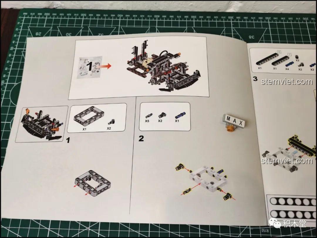 Trang đầu tiên của sách hướng dẫn lắp ráp Happy Build YC-QC004, hiển thị các bước khởi đầu quan trọng cho việc xây dựng siêu xe McLaren P1.