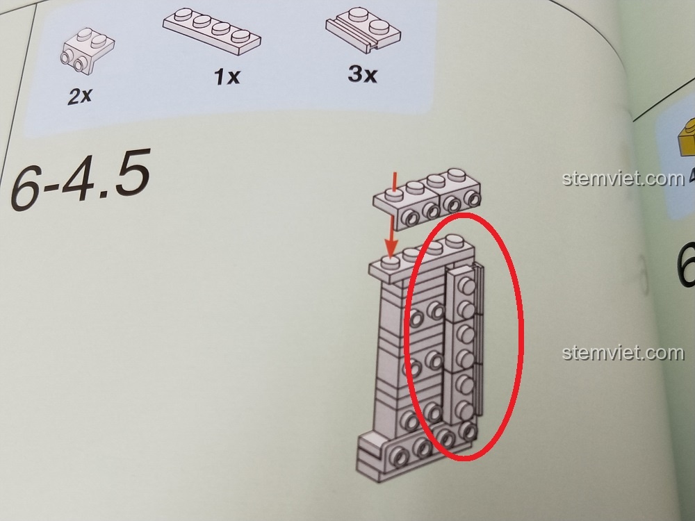 Hướng dẫn lắp ráp phần tường bên ngoài của bộ lắp ghép Tòa nhà mô-đun cho bé trai 16 tuổi.