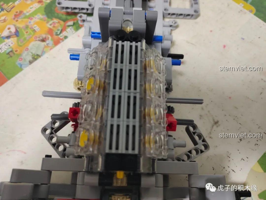 Hoàn thành giai đoạn 1 lắp ráp Hypercar Koenigsegg One:1 13120S: hộp số và động cơ.