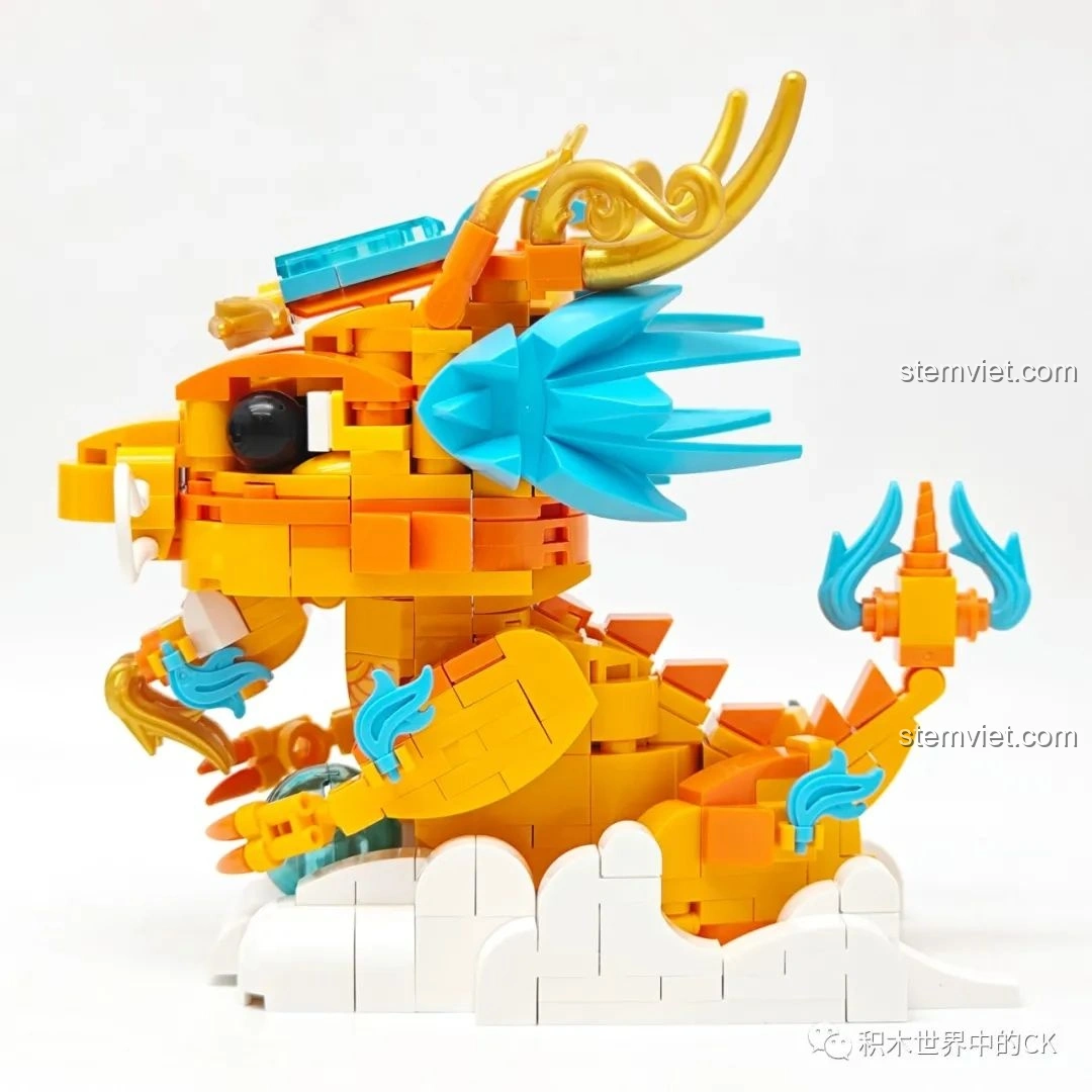 Mô hình Lucky Dragon (Rồng May Mắn) đã hoàn thiện, nhìn từ mặt bên.