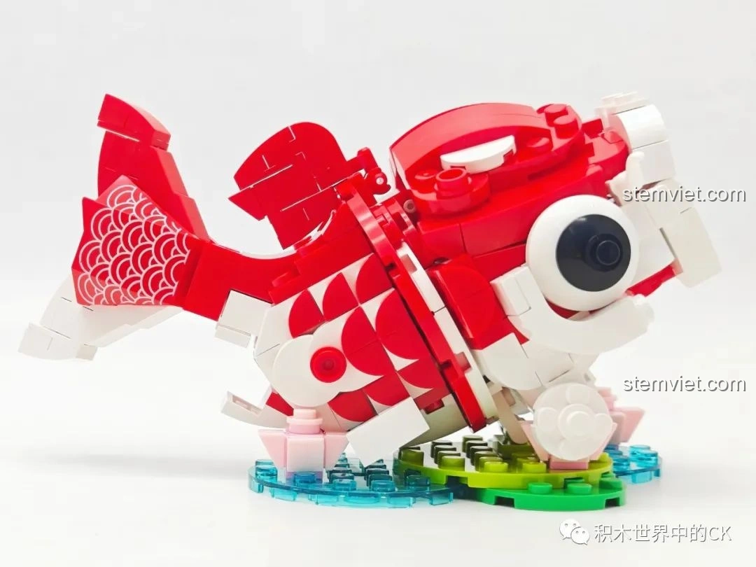 Các túi mảnh ghép và sách hướng dẫn của mô hình Lucky Lion trong Bộ sưu tập Sơn Hải Kinh JAKI.